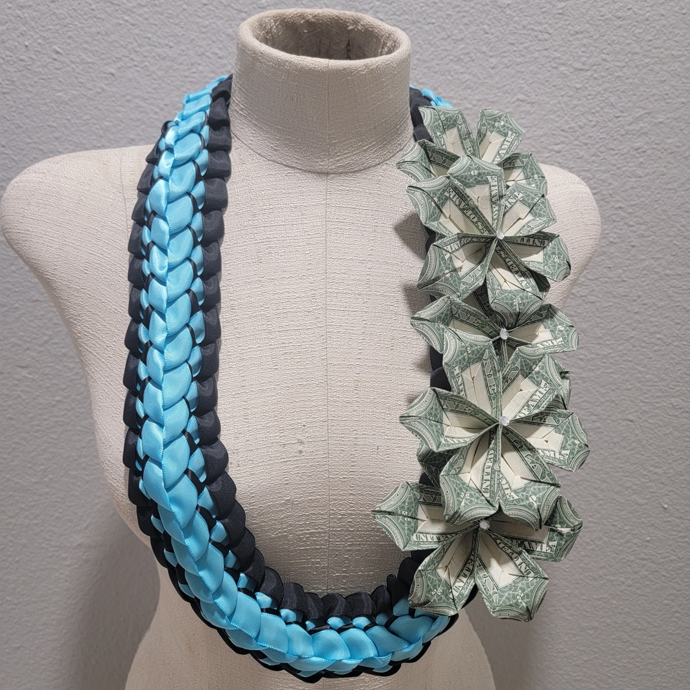 Graduation Money Lei - Picture 4 of 7